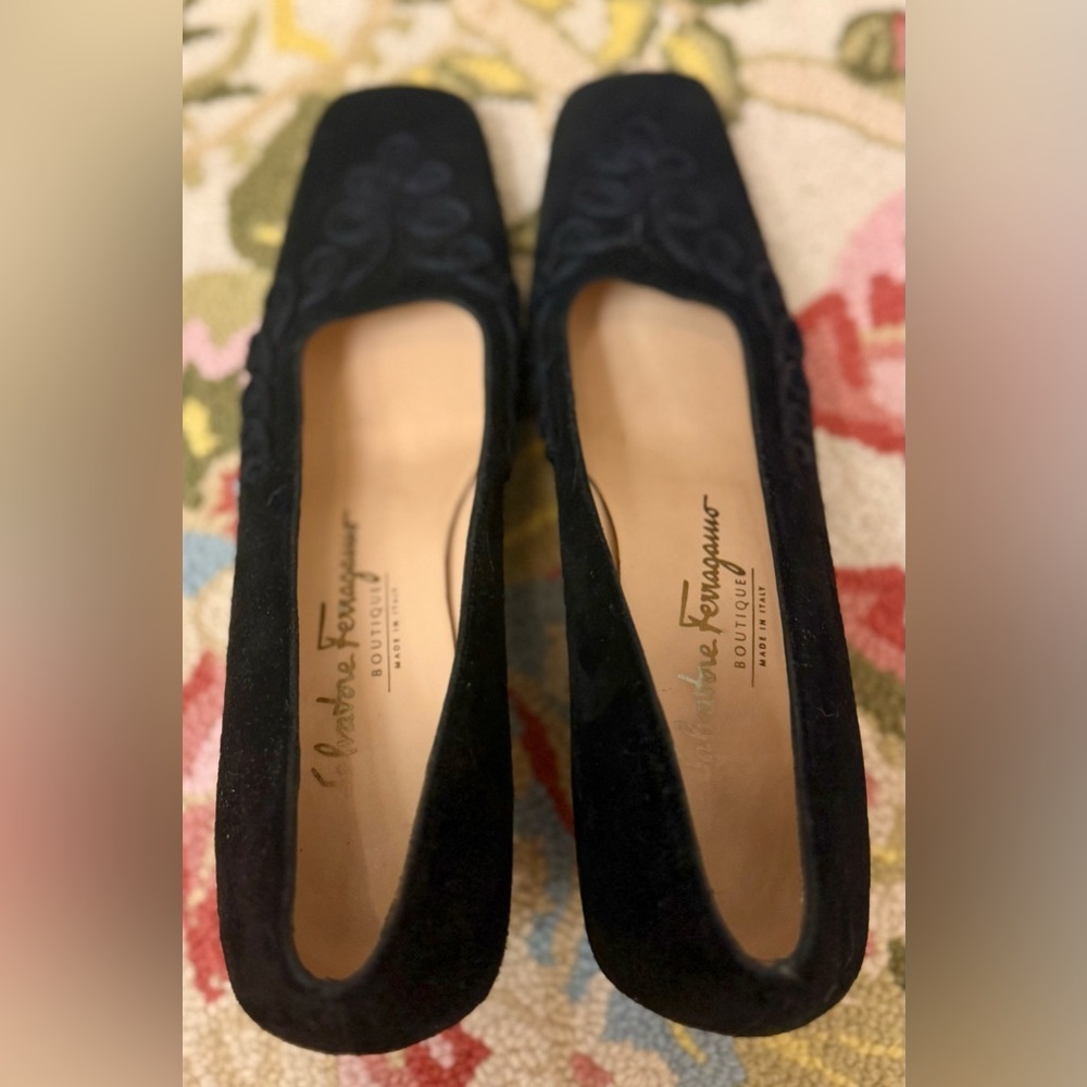 SALVATORE FERRAGAMO Vintage Black Suede Soutache Square Toe Block Heels - Size 8 - Picture 11 of 16